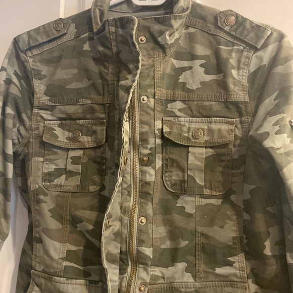 Harper and liv small camouflage jacket. Like new!! Jean material. - Picture 3 of 6
